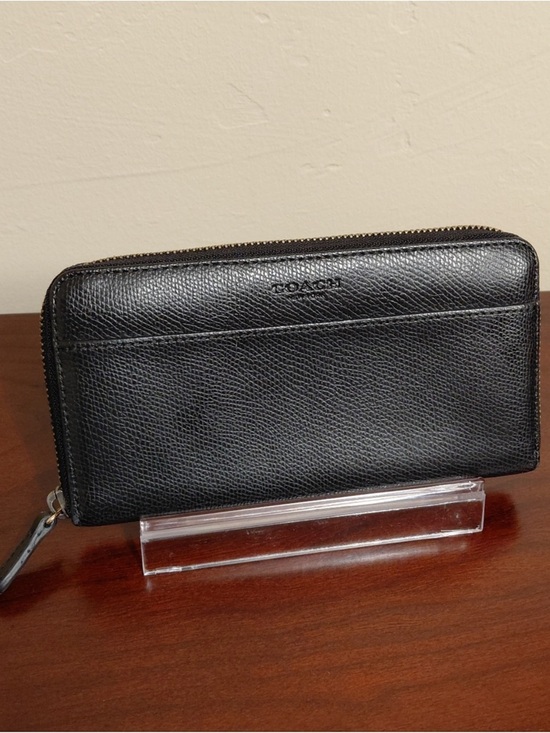 Coach Handbags - Coach Black Leather Accordian Zip Around Wallet